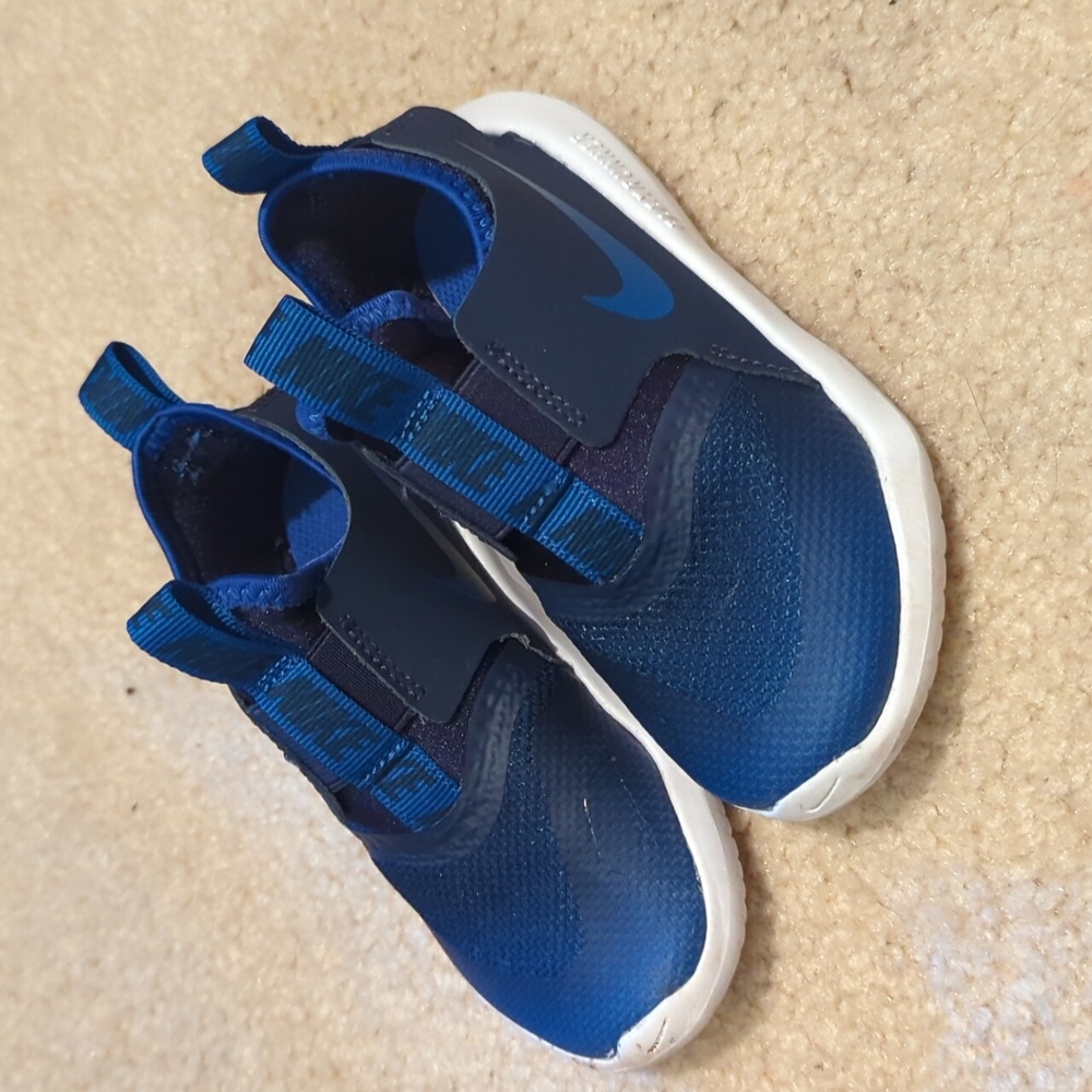 Nike toddler shoe